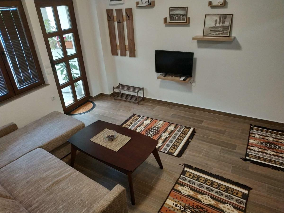 At George'S Apartments โอครีด ภายนอก รูปภาพ
