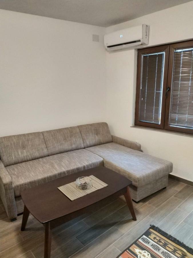 At George'S Apartments โอครีด ภายนอก รูปภาพ